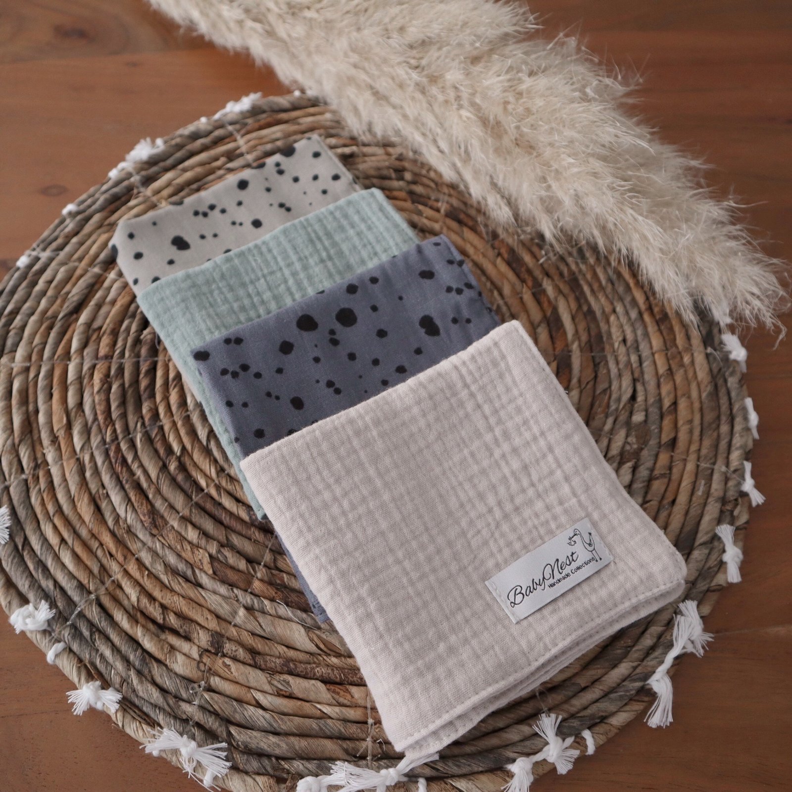 Chiffons en mousseline, lot de 4, confectionnés en mousseline de qualité supérieure, Poème 11511 Ensemble de 4 langes en mousseline de qualité supérieure. Image principale du poème