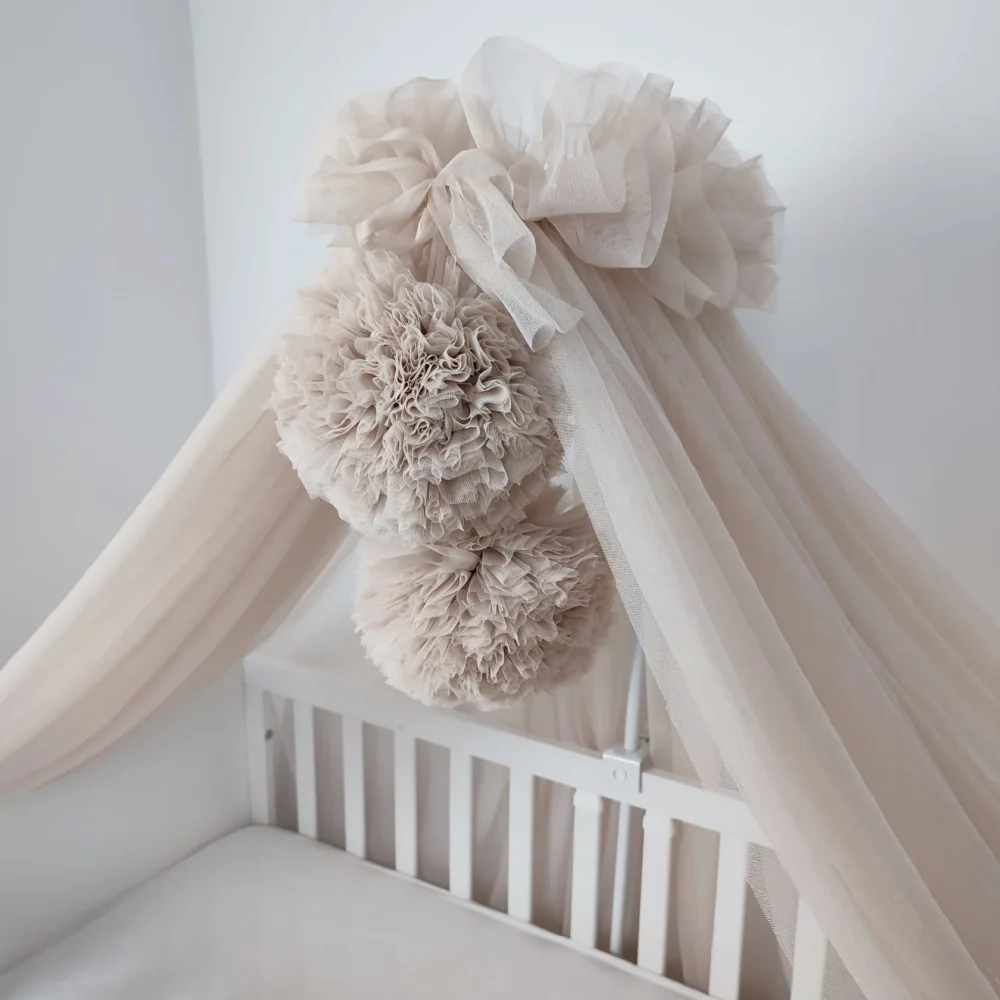 Betthimmel Tüll Beige mit 2 Pompons Zusatzbild-1