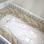 Grenouillère bébé en mousseline de qualité supérieure | Petites fleurs | 6-12 mois (Image supplémentaire 2)