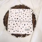 Kuscheldecke Premium Minky Black Dots Hauptbild
