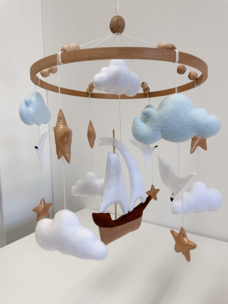 Babymobile Schiff Handgemacht Hauptbild