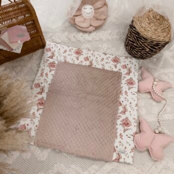 Wickelauflage Minky Inklusive Abnehmbare Wasserdichte Unterlage | Peonies & Bunny Rosa Hauptbild