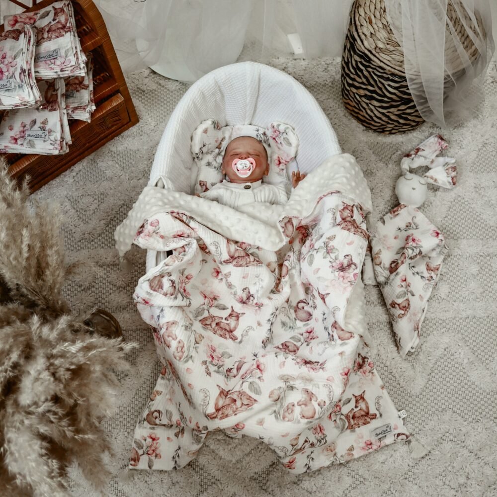 Set of cuddly blanket and pillow | Premium muslin-minky | Magic Forest Main image