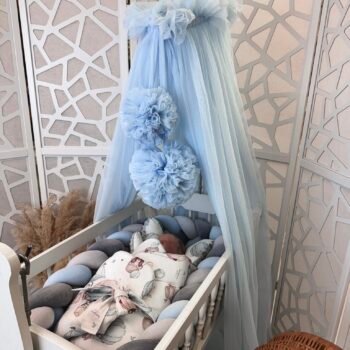 Bed canopy tulle baby blue with 2 pom-poms (main image)