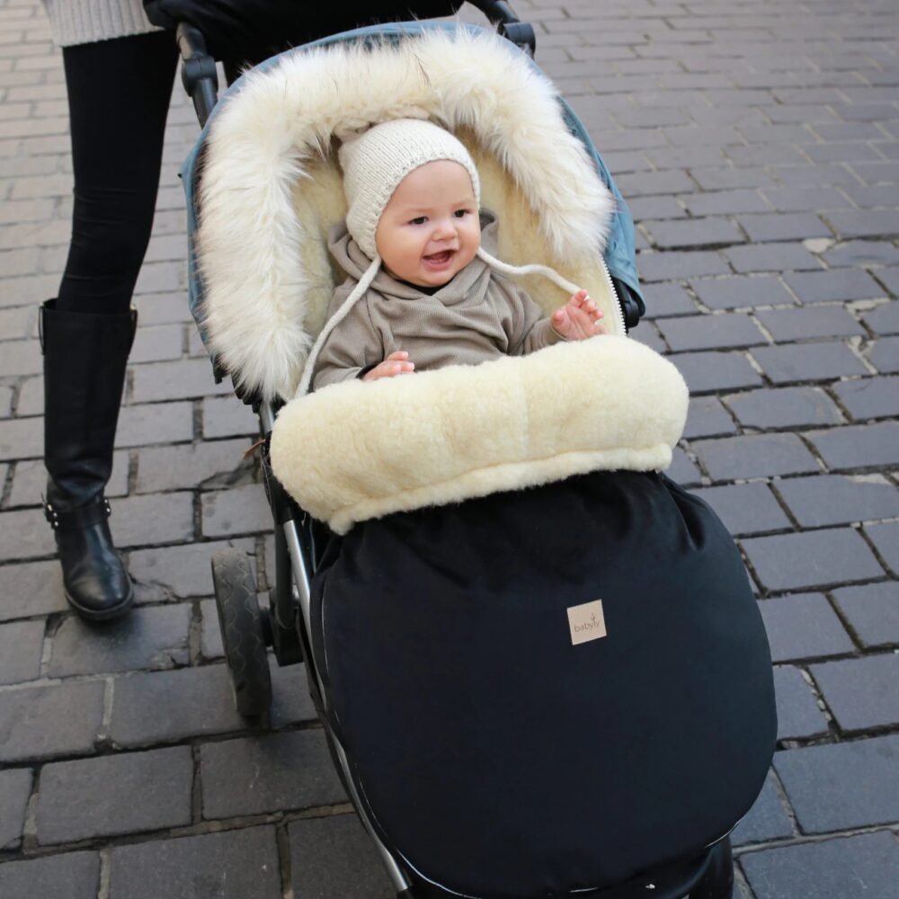 Chancelière en laine pour poussettes et porte-bébés – Noire (Image supplémentaire 1)