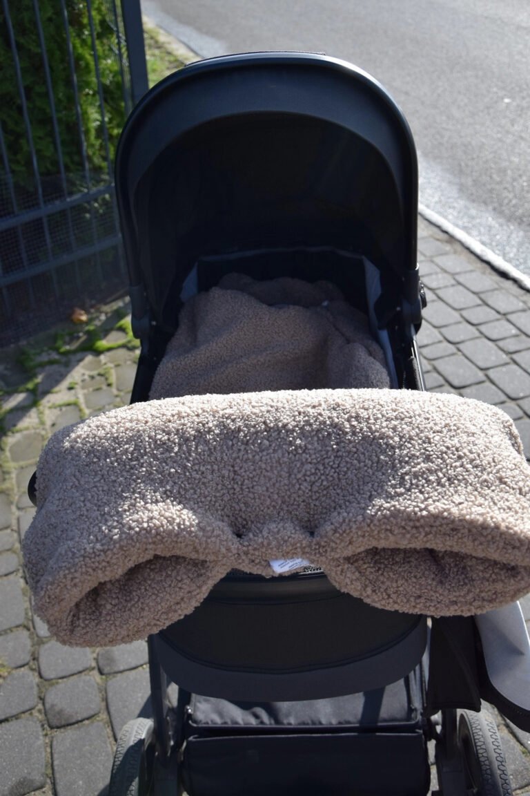 Handwärmer Kinderwagen aus Alpaka-Bouclé –Biscuit Zusatzbild-1