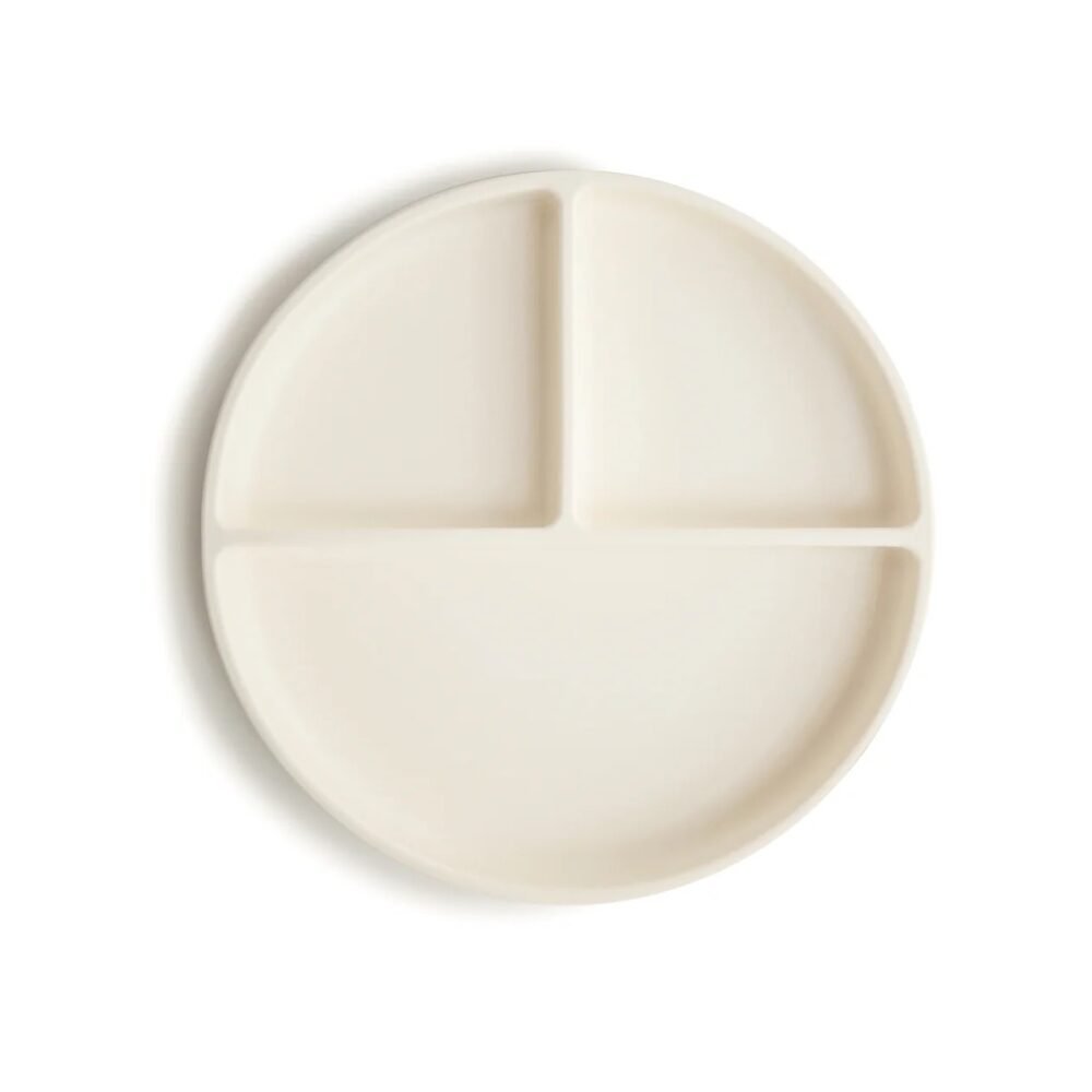 Piastra in silicone Mushie con ventosa, colore avorio. Immagine principale.