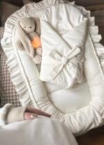 Babynest Velvet mit Rüsche Cream – Bild 3