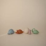 Mushie Bade Spielset Dinosaurs – Bild 2