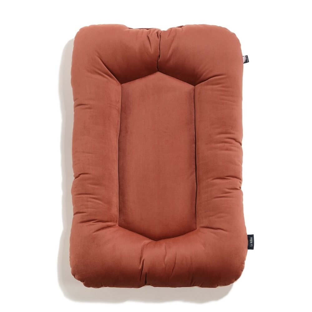 Nid bébé en velours de coton rose à motif battements de cœur - 50 x 86 cm. Image supplémentaire 1